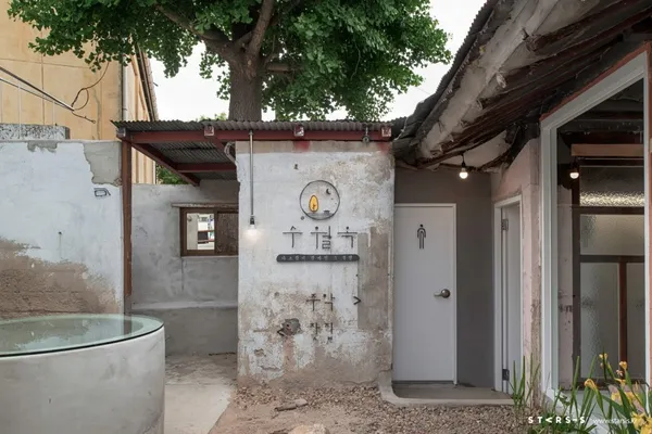 Starsis_韓國老屋改建酒吧咖啡館_14.jpg