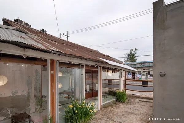 Starsis_韓國老屋改建酒吧咖啡館_15.jpg