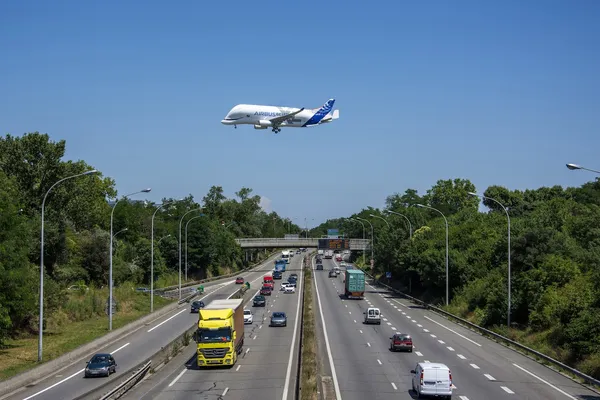 BelugaXL-First-Flight-Low-Pass-002.jpg