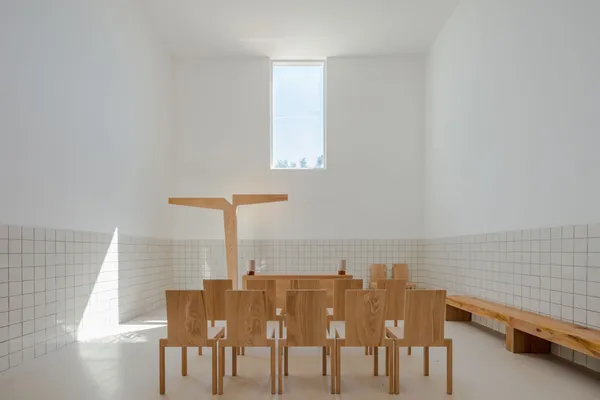 阿爾瓦羅西塞_Alvaro_Siza_自給自足教堂.jpg