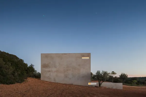 阿爾瓦羅西塞_Alvaro_Siza_自給自足教堂.jpg