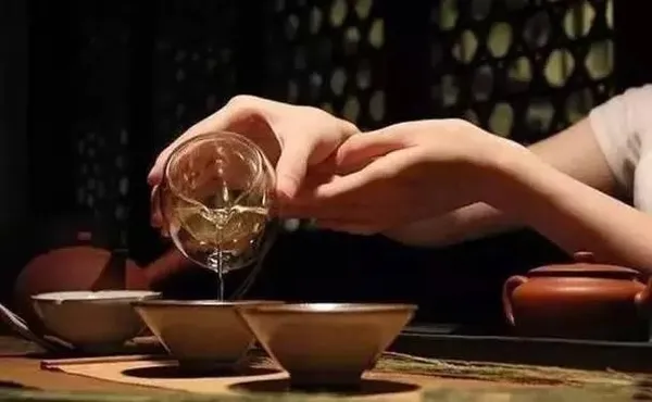 倒水.jpg