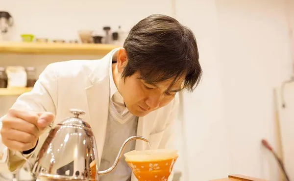 為什麼他願意捨棄半導體產業的穩定，開咖啡店創業？ 
