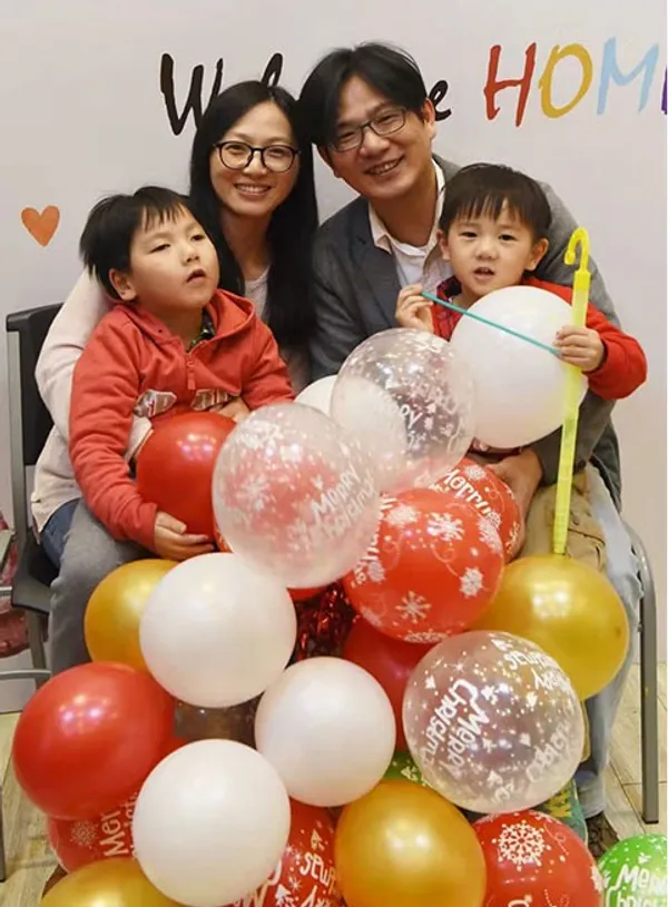 黃以宏全家.jpg