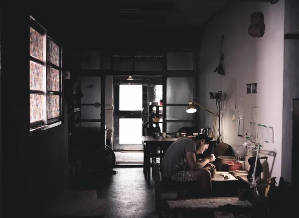 陶藝家彭雲為茶席的創作過程.jpg