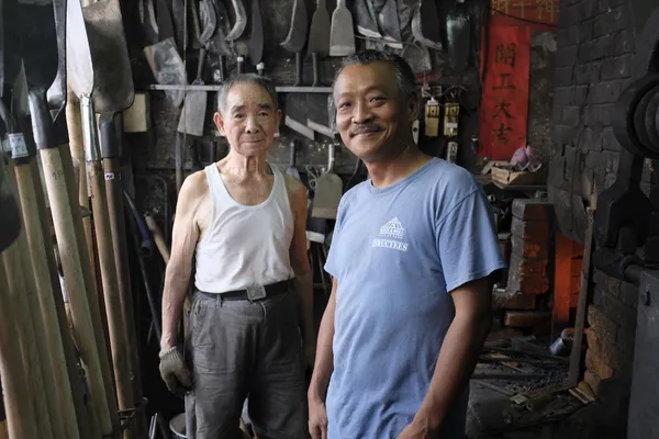 台語金曲歌手與打鐵師傅.JPG