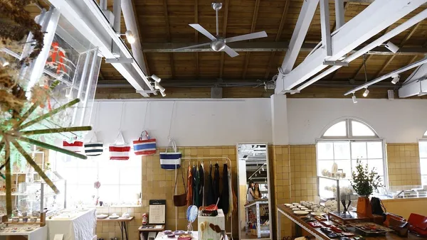 富錦樹華山概念店店內指名選用！極簡混搭的舒心吊扇──Modern Fan摩登扇