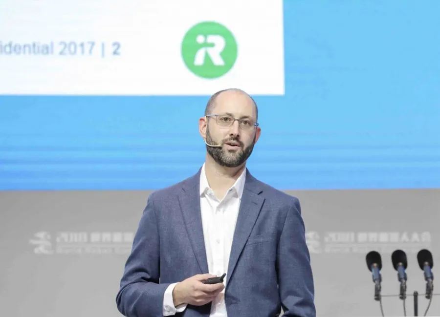 老牌機器人廠商 iRobot 技術副總裁談：到底是「掃地機器人」還是「自動吸塵器」？