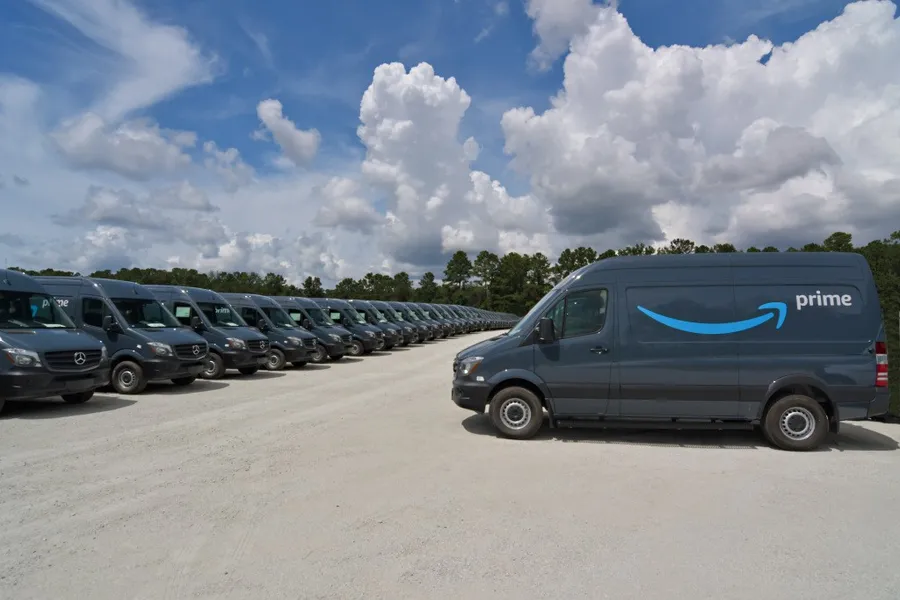 物流創業聯盟？亞馬遜一口氣向賓士採購2萬輛箱型車