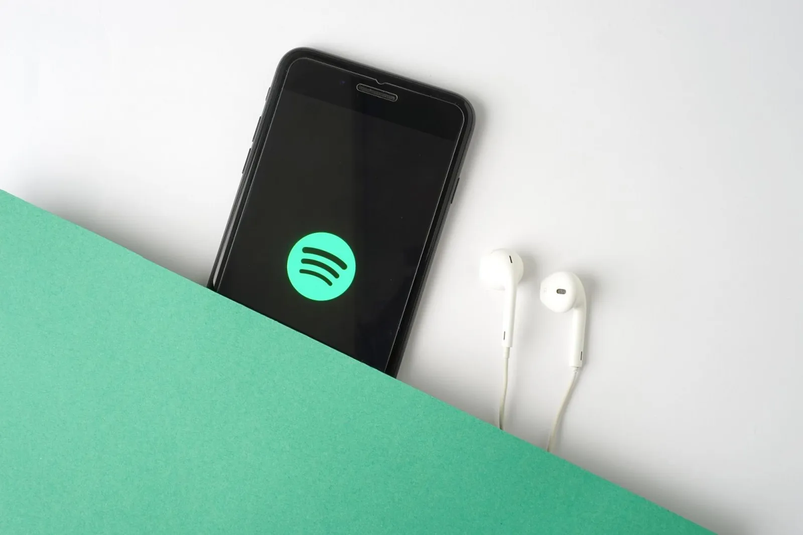 Spotify 推 30 元月費「微訂閱」測試方案，音樂串流巨頭背後打什麼算盤？