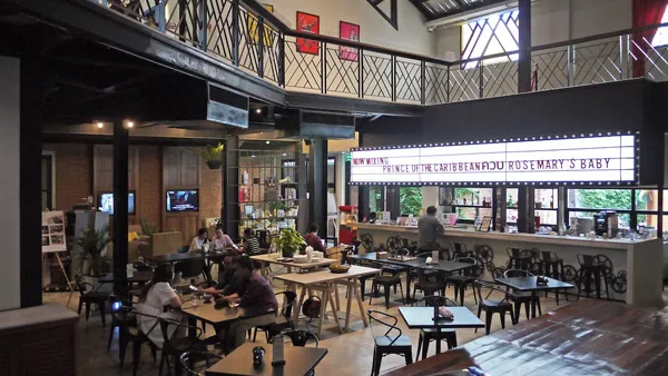 曼谷，到百年老戲院住一晚 ──「Prince Theatre Heritage Stay」