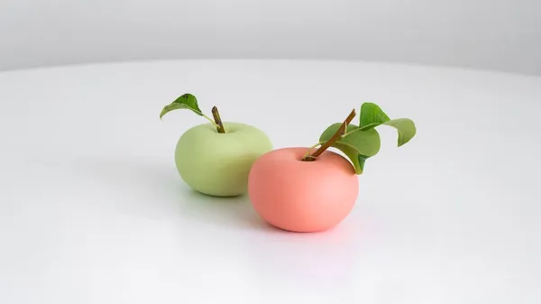 不懂插花也無妨，瓷器品牌 Ha’ 為器皿、物件、植物打造新的構成風景