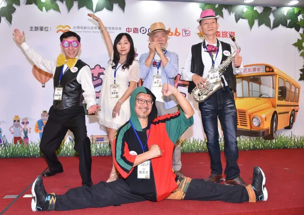 【發稿照3】由中嘉集團、東森旅遊和台灣高齡化政策暨產業發展協會（高發會）共同推出台灣首部以銀髮長輩為