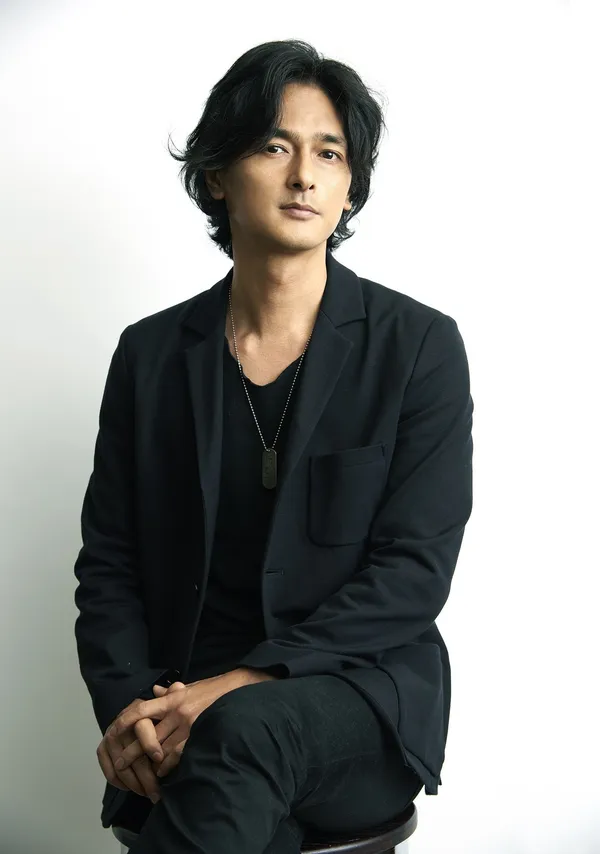 NAKED_村松亮太郎.jpg