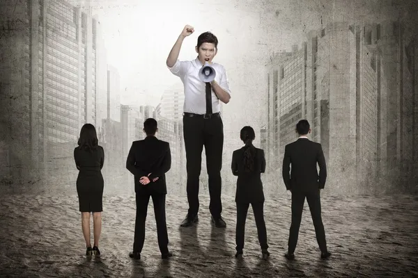 shutterstock_357619790_leader.jpg