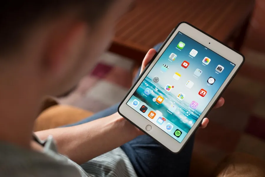 彭博預測2022年蘋果新品有打孔螢幕iPhone、全新MacBook Air、VR設備，你期待哪個？