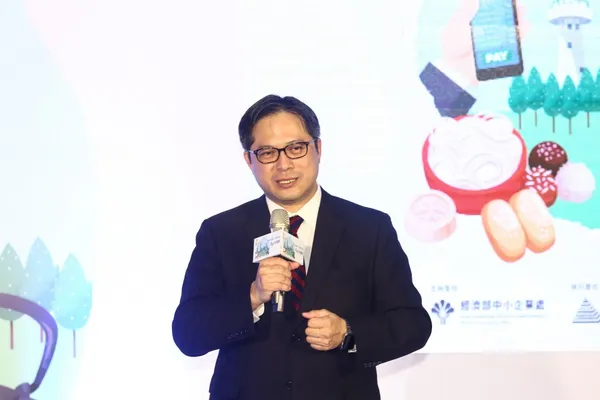 經濟部中小企業處吳明機處長於活動開幕致詞表示為民眾打造更美好居住的明日城鄉外，也呼應政府推動行動支付