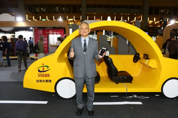 台北市電腦商業同業公會總幹事杜全昌於行動生活區接受採訪時表示，希望未來能讓全民了解與享受到行動支付的