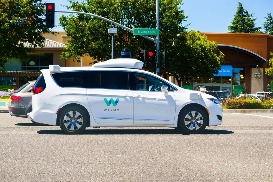 「駕駛」將成為歷史，Waymo自駕車獲准在公共道路行駛