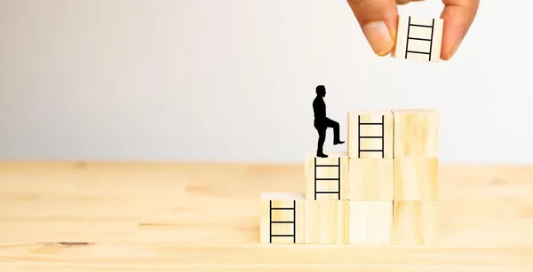 shutterstock_1169550394_path_job.jpg