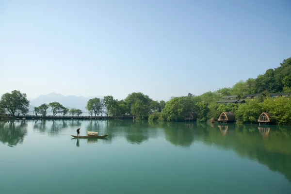 杭州富春江船屋