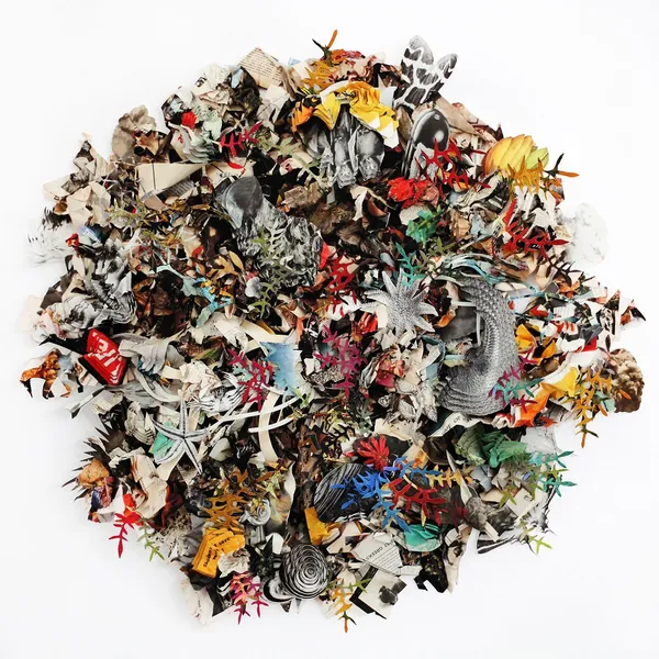 Barbara Wildenboer-古書雕刻拼貼.jpg