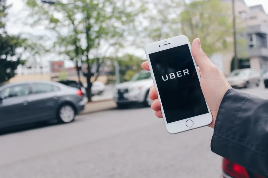 交通部修法保護小黃，Uber：限制競爭，只會造成三輸