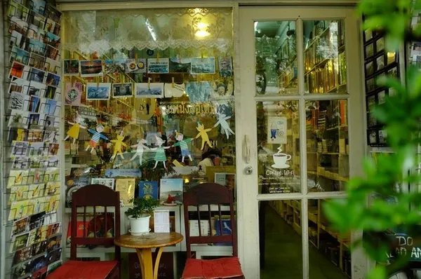 「Passport Bookshop」3.jpg