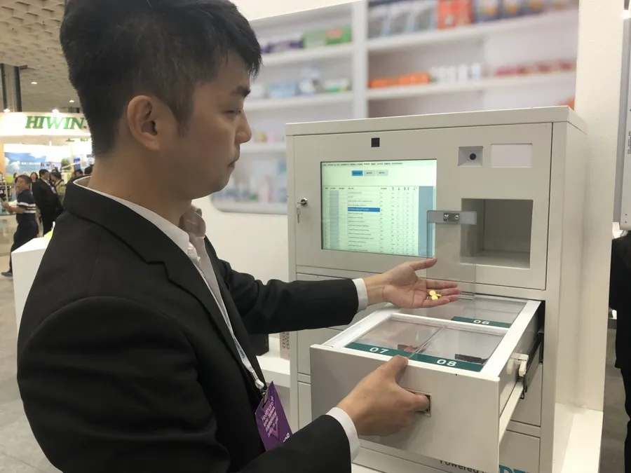 BenQ跨界醫療產品，智慧藥櫃、3D列印植牙方案通通來