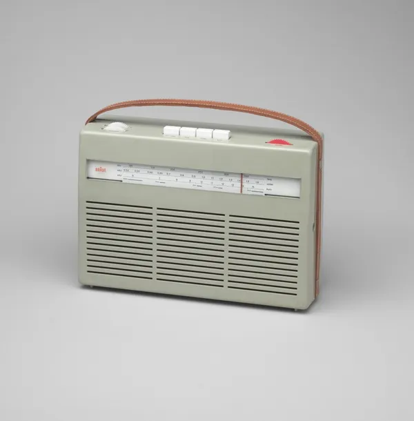 Dieter Rams-Braun.jpg