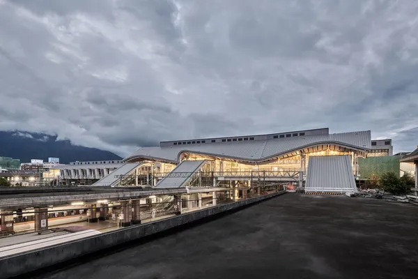 花蓮火車站Hualien-Train-Station-1280px_DSC1419 1.jpg