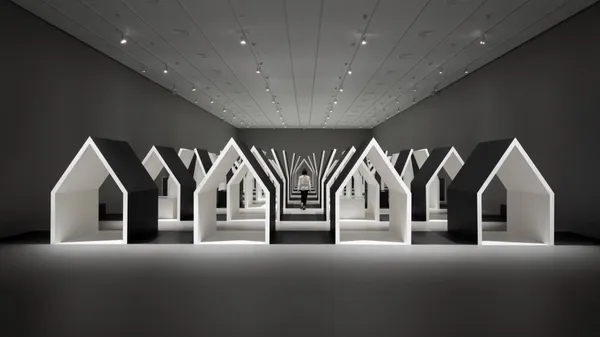 來到《全面啟動》迷宮？「幻覺藝術之父」艾雪作品展邀Nendo設計展場，將平面錯視立體化！