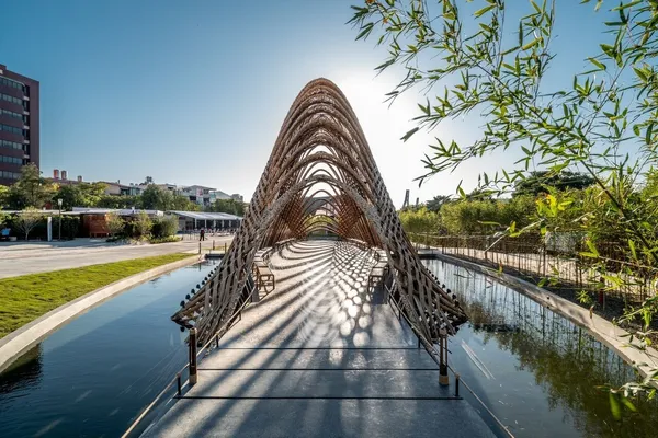 入圍WAF世界建築獎！台中豐原花博「竹跡館」，用竹子打造中央山脈