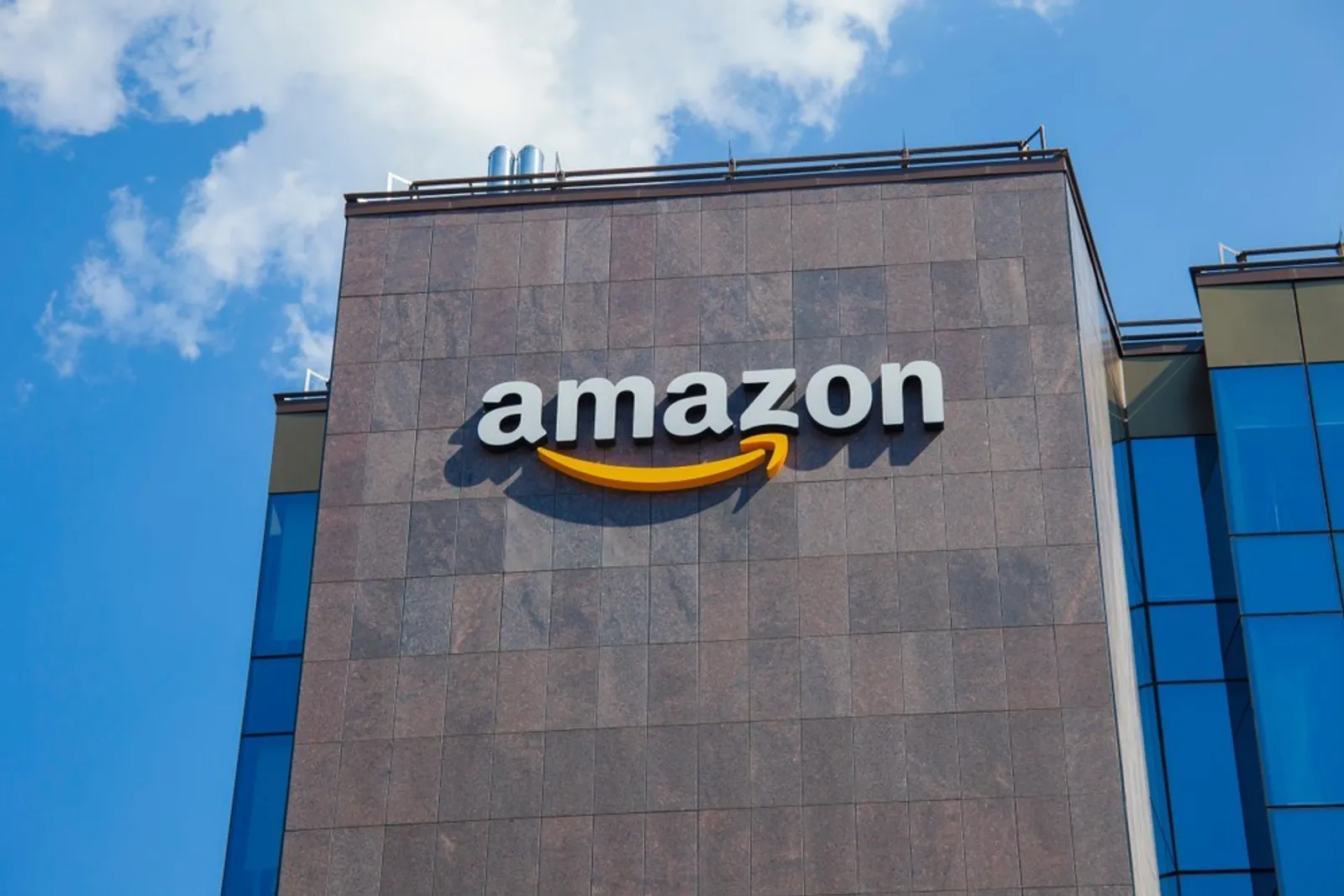 Amazon 陷「AI 蔓延」 釀資安破口！一個下午就生出 AI 工具，「兩個披薩原則」為何失靈？