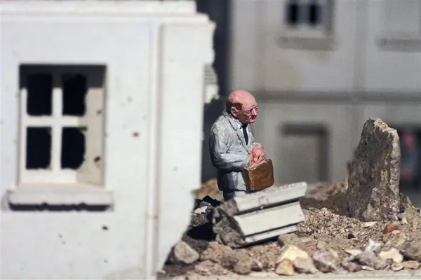 微型雕塑 Isaac Cordal