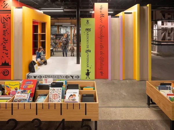 荷蘭LocHal圖書館_18_image_by_Ossip_Architectuurfotograf