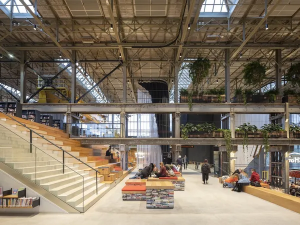 荷蘭LocHal圖書館_01_image_by_Ossip_Architectuurfotograf