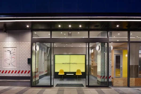 白色系、木質調、極簡主義旅宿空間──東京澀谷質感青旅 Mustard Hotel