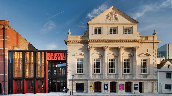 英語世界最古老戲院-英語世界最古老戲院-Bristol Old Vic-封面.jpg