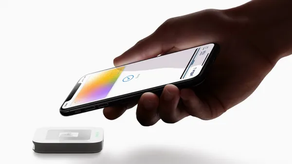 蘋果信用卡Apple Card-iPhoneXS-payment_032519.jpg