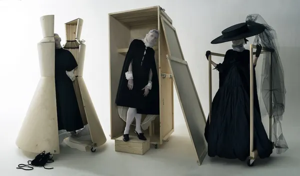 Tim Walker 'Karen Elson, Sgaire Wood & James Crewe