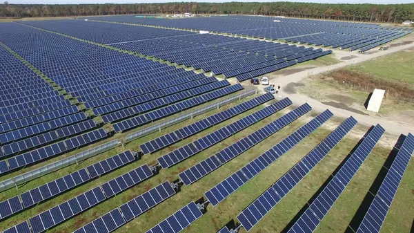 亞馬遜_Amazon Solar Farm US East