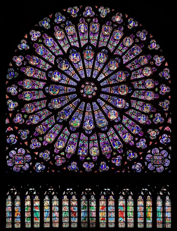 North_rose_window_of_Notre-Dame_de_Paris,_Aug_2010