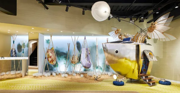 一年不止12個月？Gentle Monster 上海開展《第13個月》獻上魚飛船、機械馬的末日奇想