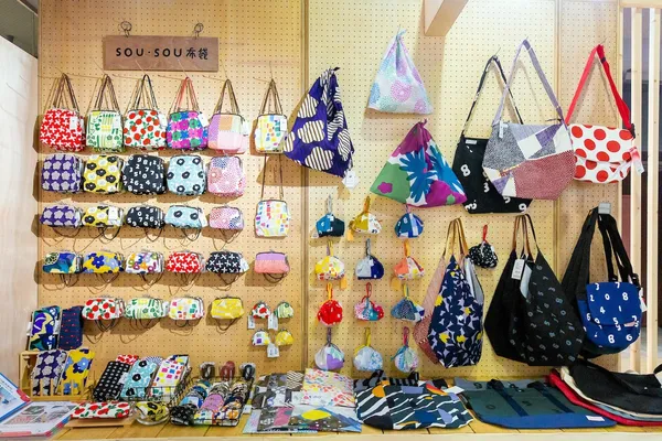 誠品R79「SOU‧SOU in Taiwan」展場近500種設計品及逾30種台灣獨家限定商品，從居