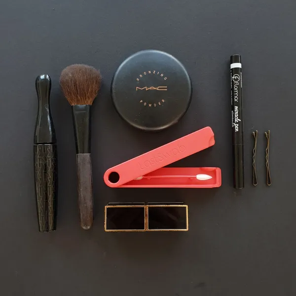 Top view Makeup.jpg