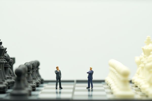  談判中，回覆慢的人占上風？590 萬筆交易的實證啟示