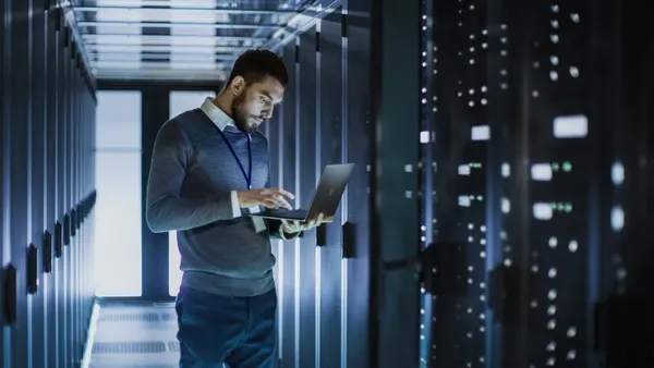shutterstock_661115509_data_man.jpg