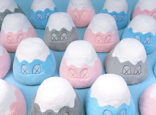 KAWS-holiday-japan-11.jpg