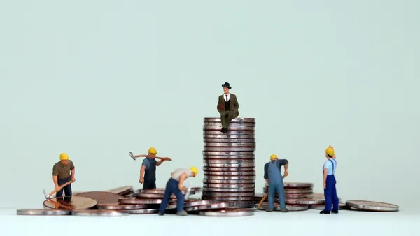 shutterstock_1088175545_labor.jpg